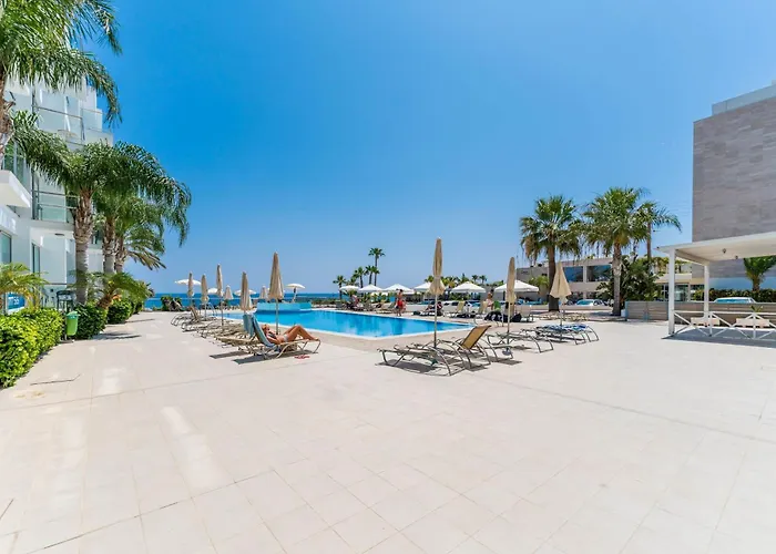 Diana - Coralli Beachfront Apartment